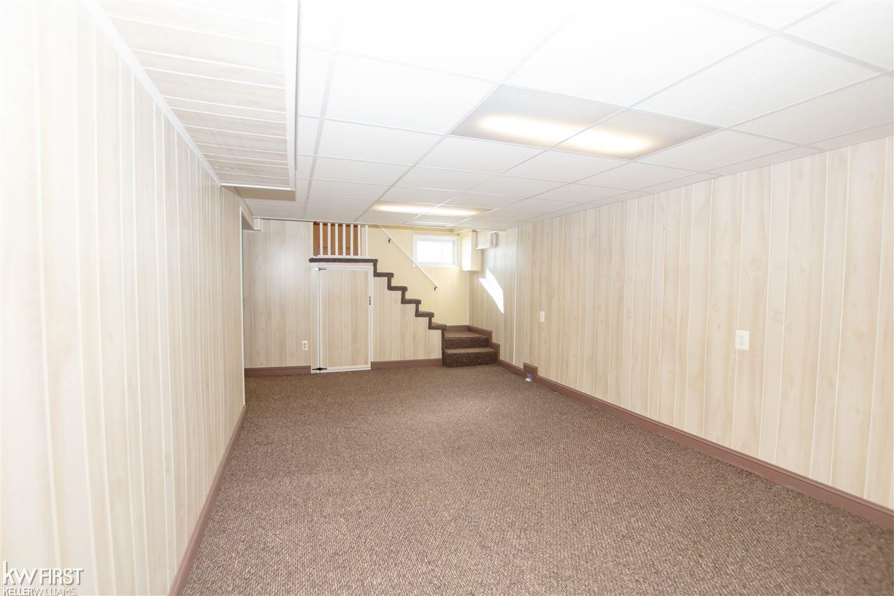 3429 South Irish Road Davison, MI 48423 - Photo 14 of 20 50033747-13.JPG