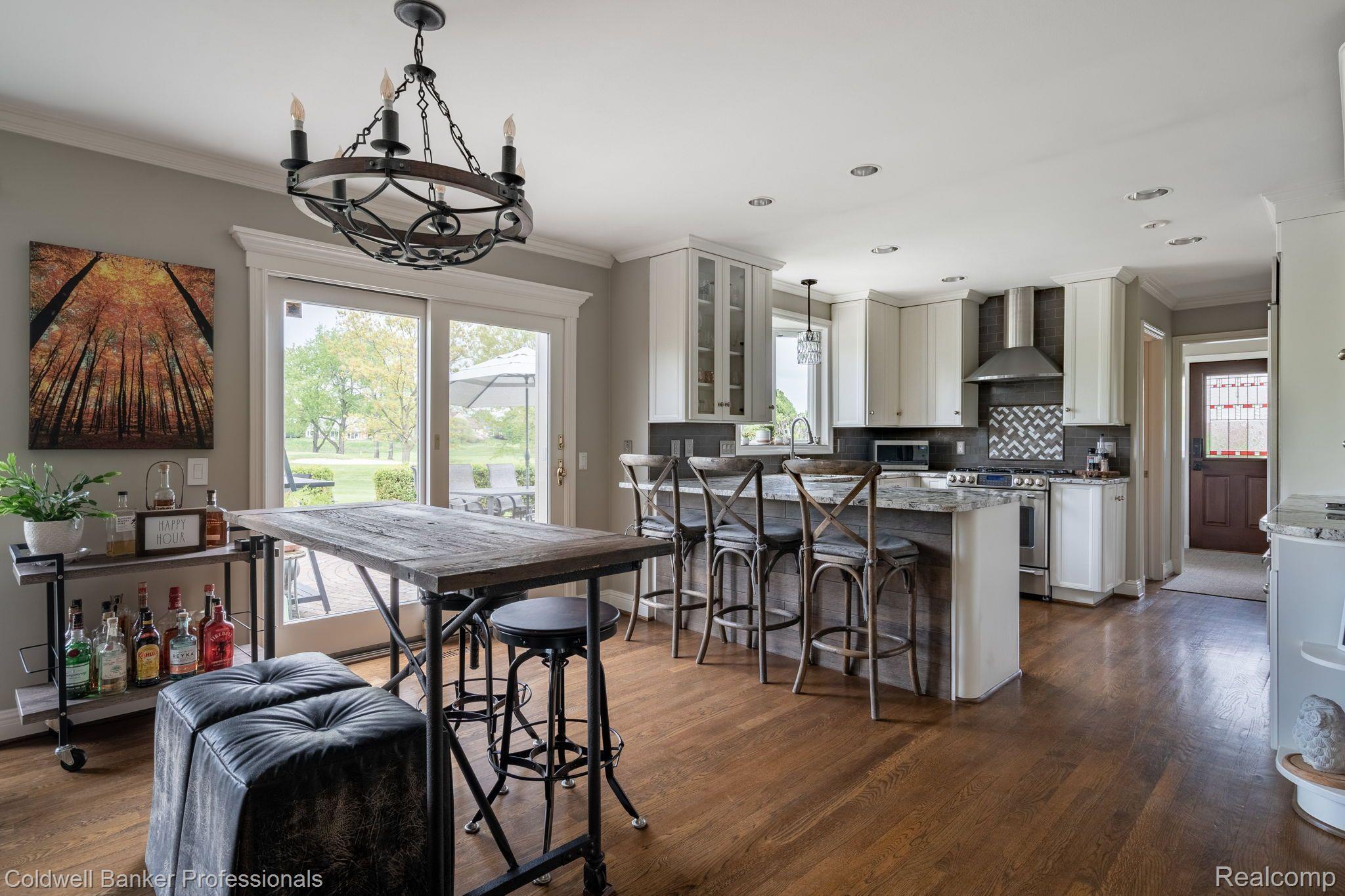 1358 Chestnut Circle Rochester, MI 48309 - Photo 11 of 46 Breakfast nook