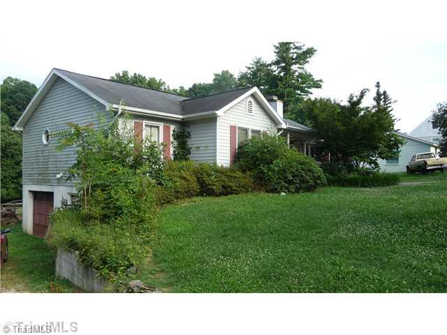 3719 Fieldcrest Road Winston-Salem, NC 27127 - Photo 1 of 4 Exterior Front.