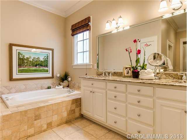 1900 Sterling Road Charlotte, NC 28209 - Photo 9 of 16 Gallery Image 9