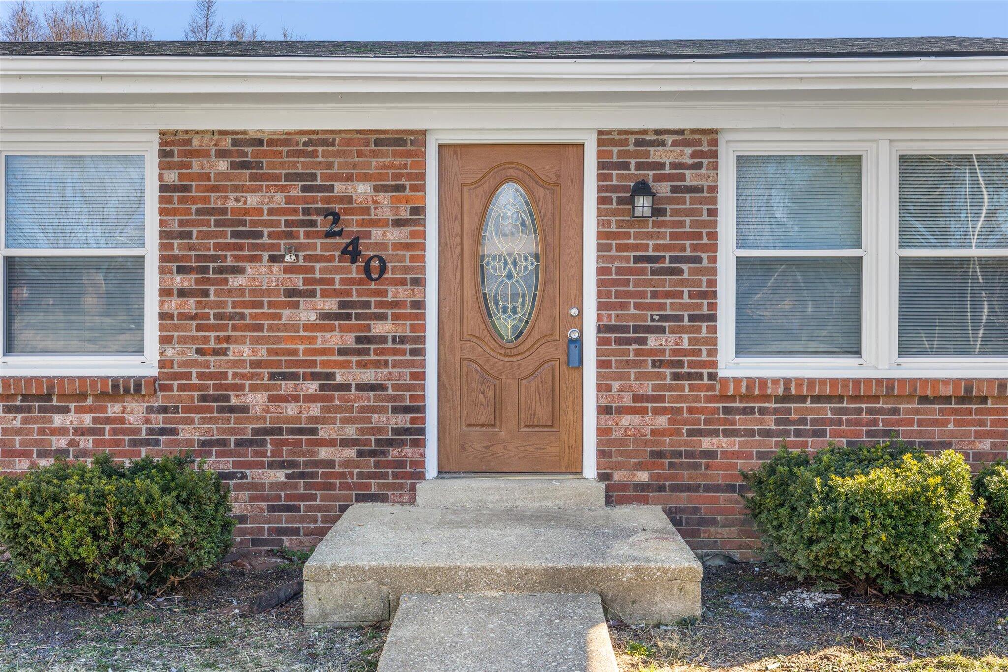 240 Toronto Road Lexington, KY 40515 - Photo 2 of 28 02-6M3A0315