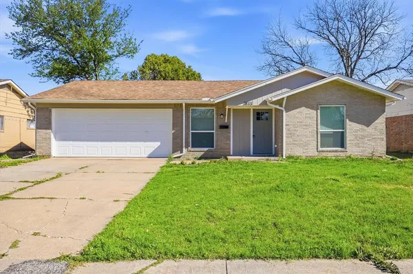 $2,450 | 3833 Finley Road, Irving, TX 75062