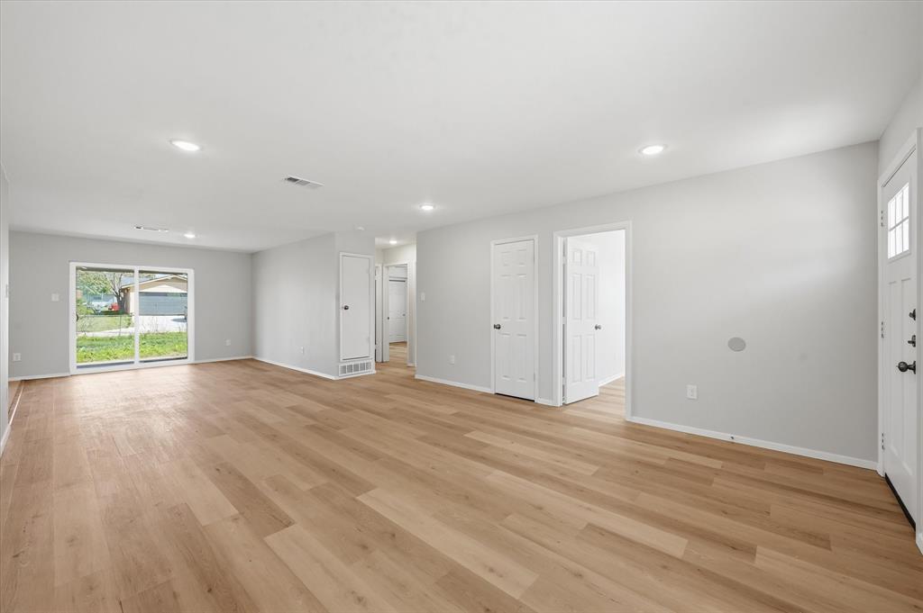 3833 Finley Road Irving, TX 75062 - Photo 3 of 19