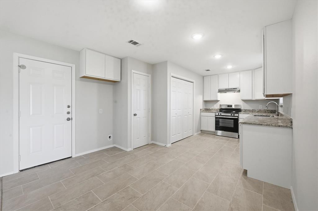 3833 Finley Road Irving, TX 75062 - Photo 9 of 19