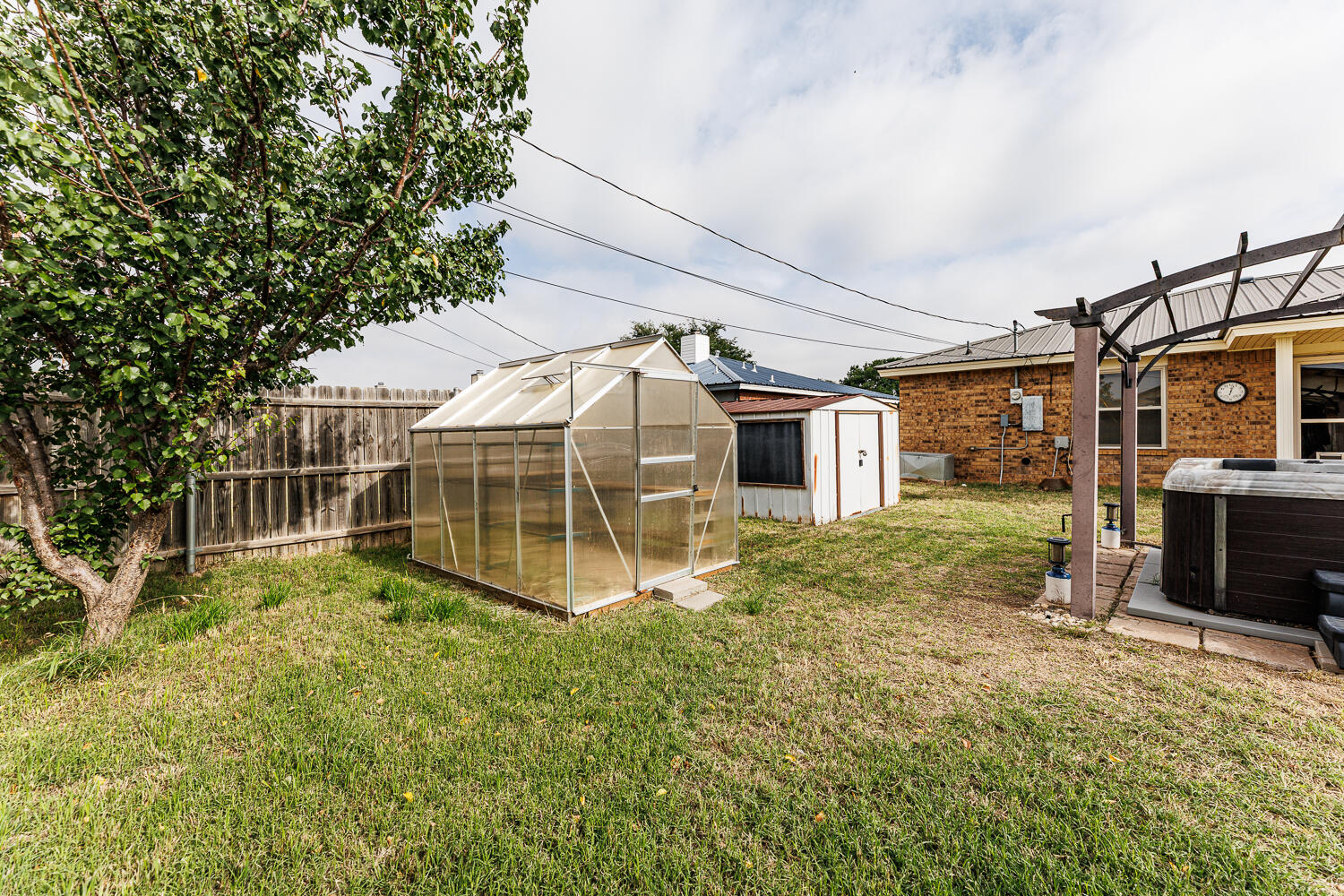 6301 33rd Street Lubbock, TX 79407 - Photo 37 of 41 Green House