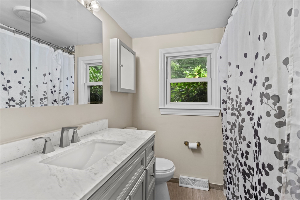 5 Black Pond Road Mansfield, MA 02048 - Photo 13 of 41 Gallery Image 13