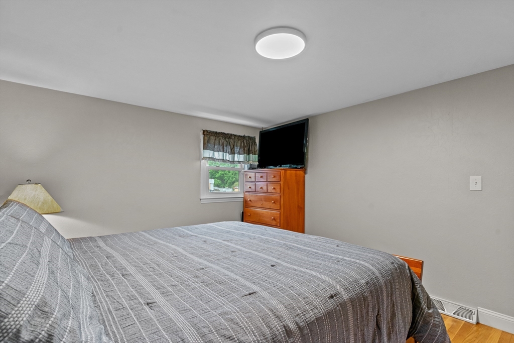 5 Black Pond Road Mansfield, MA 02048 - Photo 17 of 41 Gallery Image 17