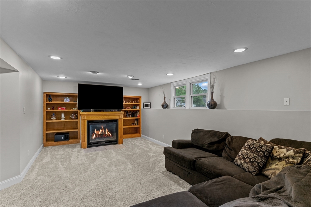5 Black Pond Road Mansfield, MA 02048 - Photo 22 of 41 Gallery Image 22