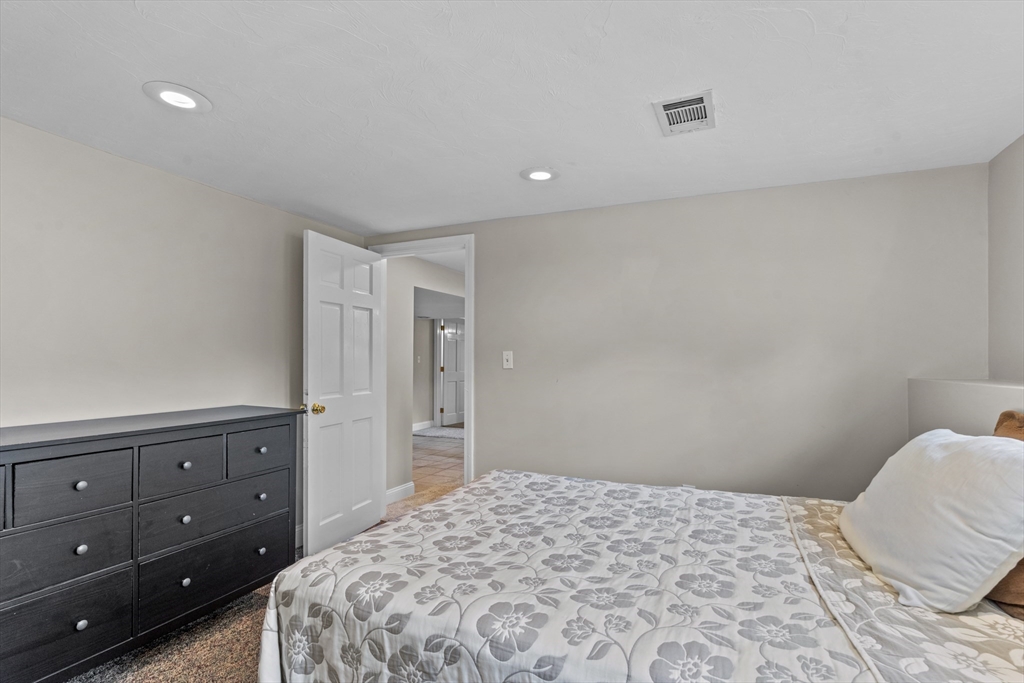 5 Black Pond Road Mansfield, MA 02048 - Photo 32 of 41 Gallery Image 32
