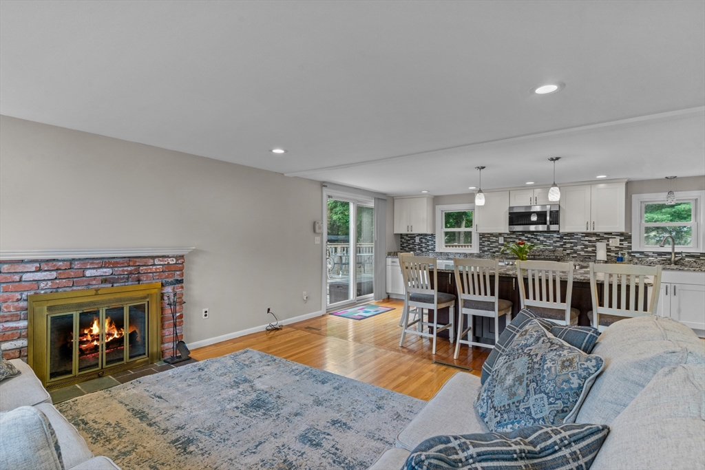 5 Black Pond Road Mansfield, MA 02048 - Photo 6 of 41 Gallery Image 6