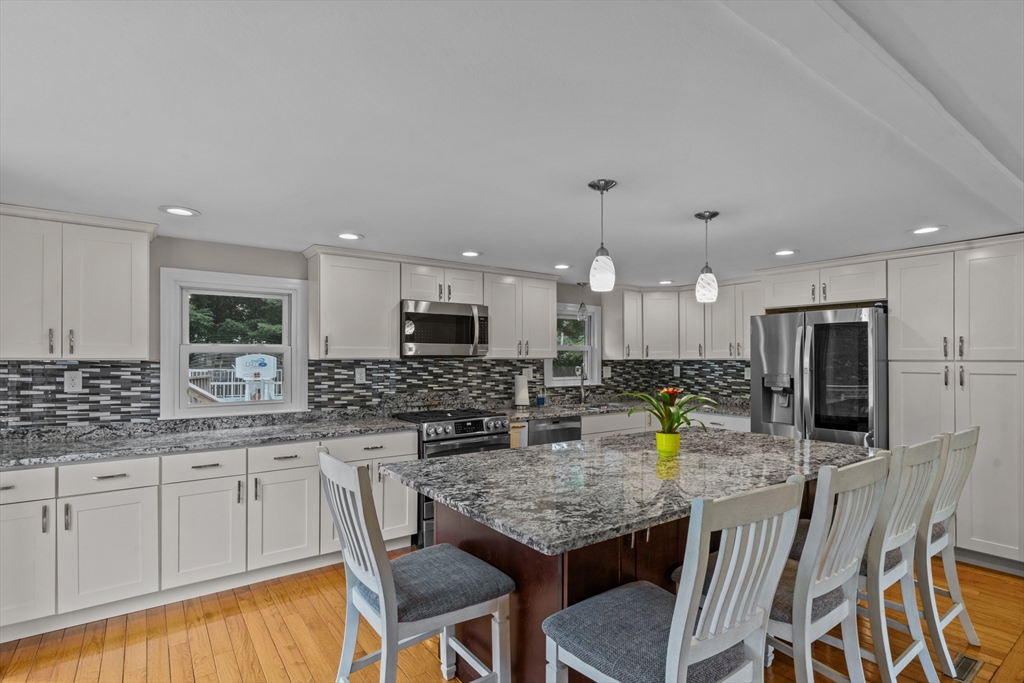 5 Black Pond Road Mansfield, MA 02048 - Photo 8 of 41 Gallery Image 8