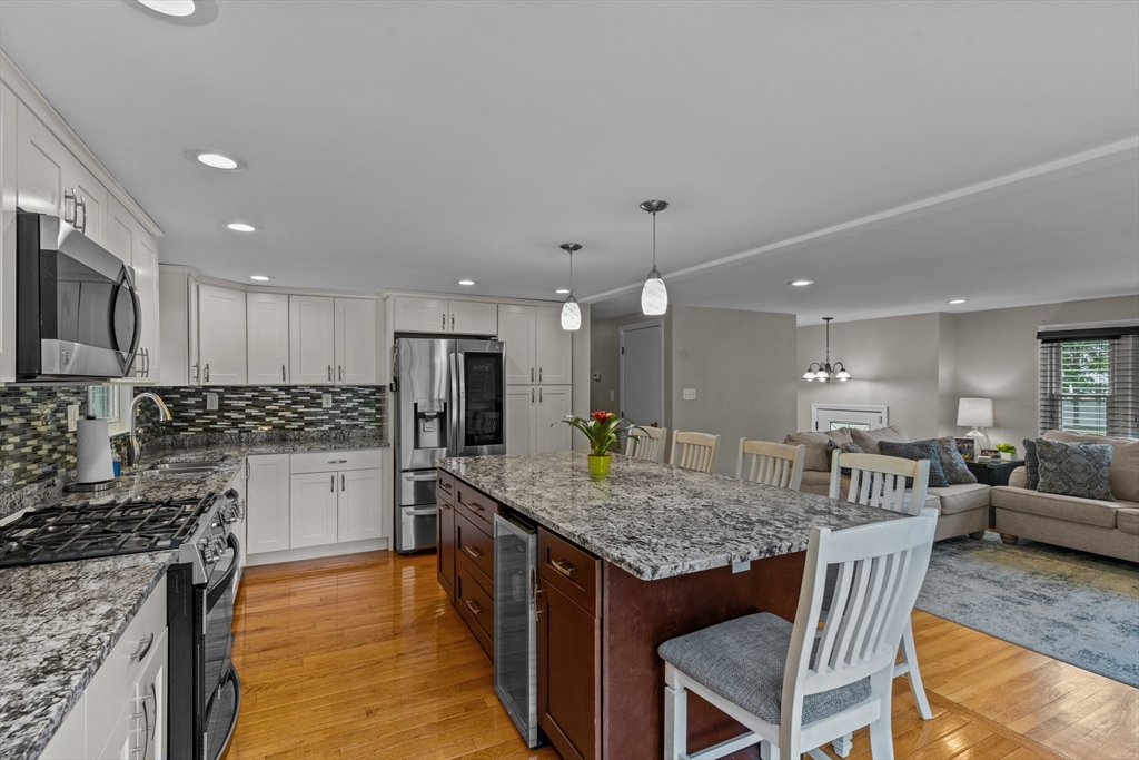 5 Black Pond Road Mansfield, MA 02048 - Photo 9 of 41 Gallery Image 9