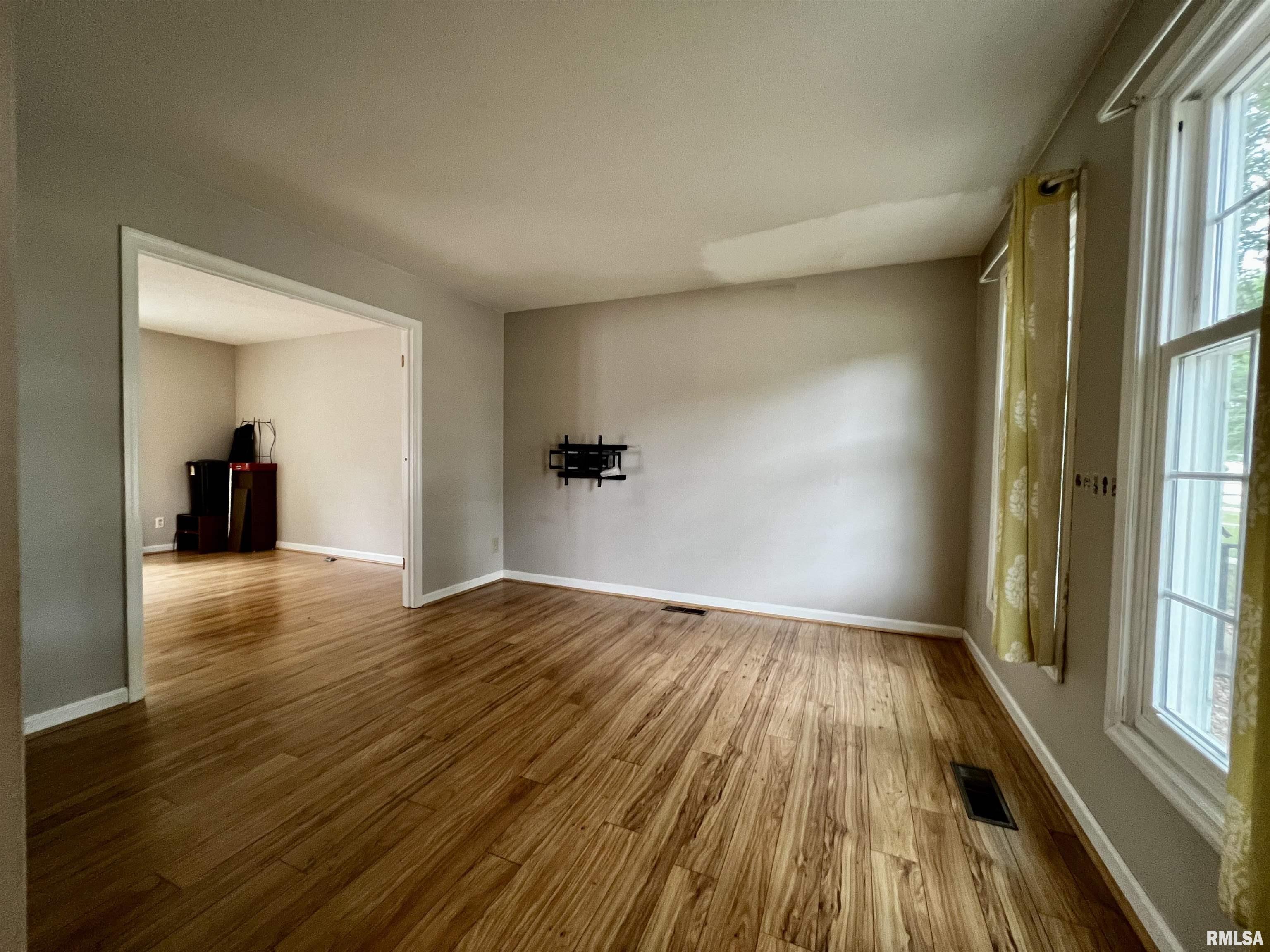 195 Jamestown Road Macomb, IL 61455 - Photo 17 of 30 Gallery Image 17
