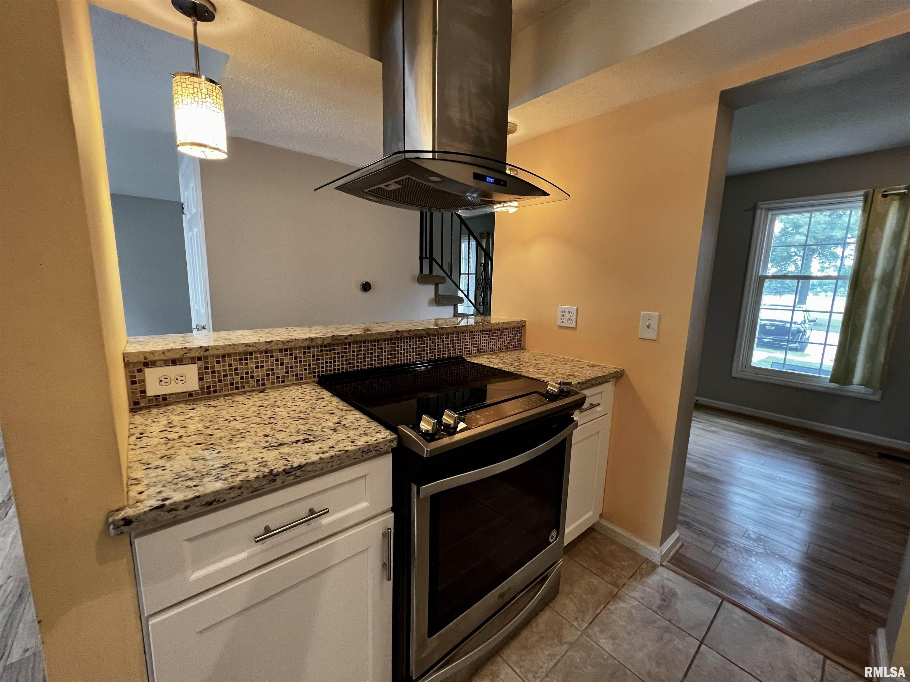 195 Jamestown Road Macomb, IL 61455 - Photo 9 of 30 Gallery Image 9
