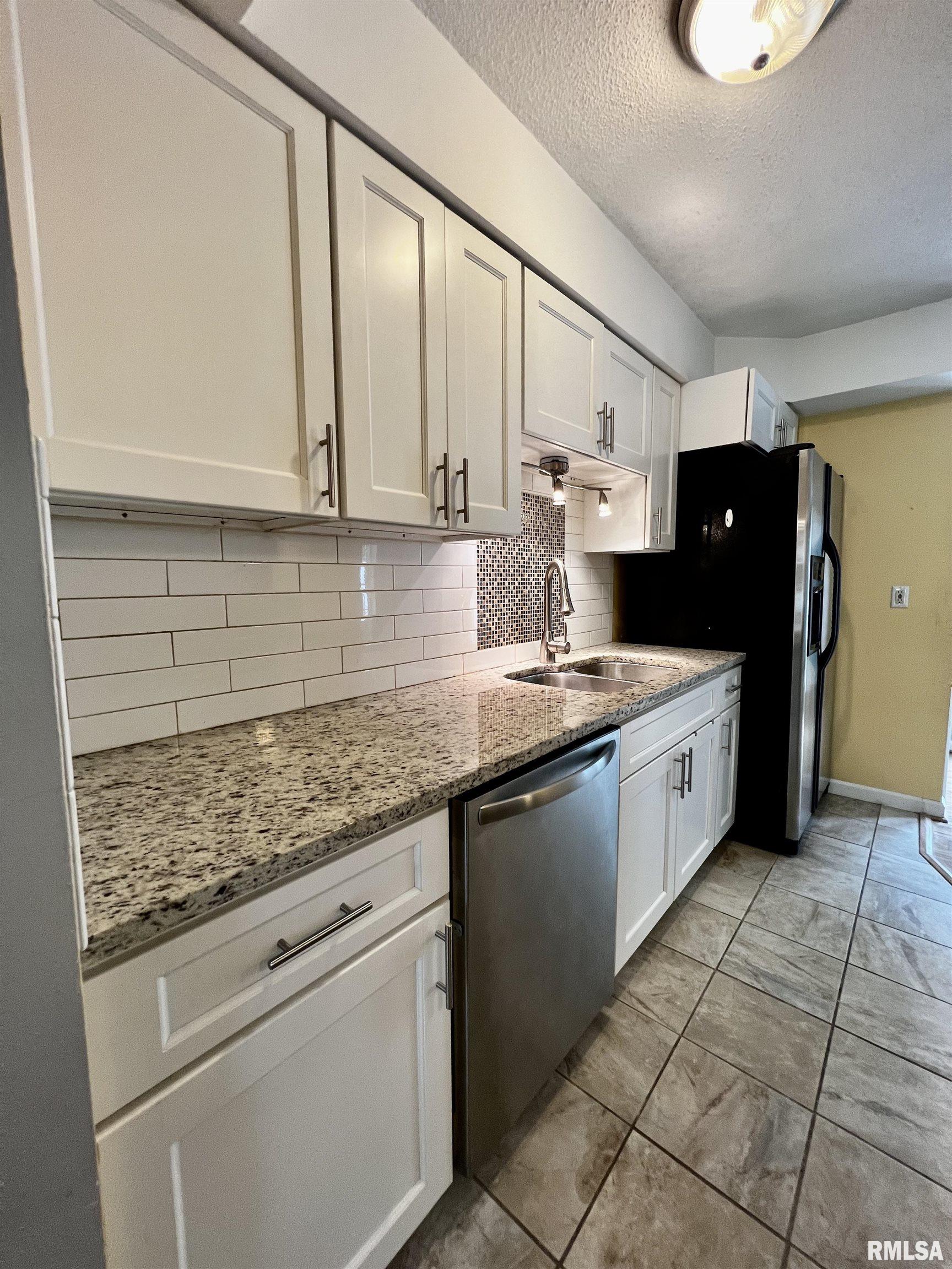 195 Jamestown Road Macomb, IL 61455 - Photo 10 of 30 Gallery Image 10