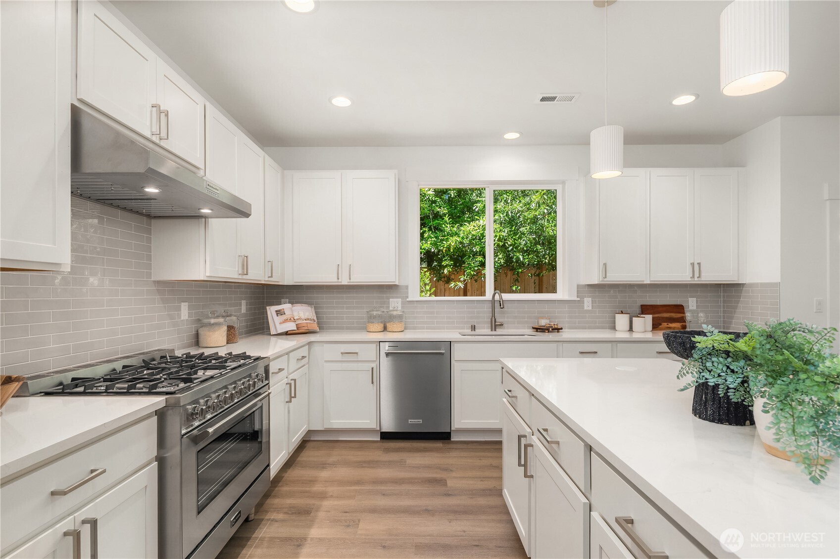 10667 Southeast 170th Place Renton, WA 98055 - Photo 12 of 32