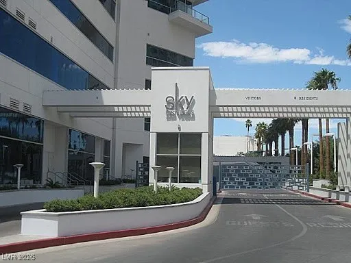 $2,450 | 2700 South Las Vegas Boulevard, Unit 1804, Las Vegas, NV 89109