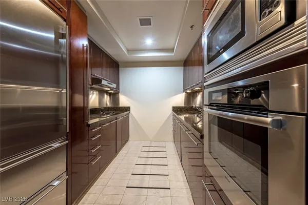 $2,450 | 2700 South Las Vegas Boulevard, Unit 1804, Las Vegas, NV 89109