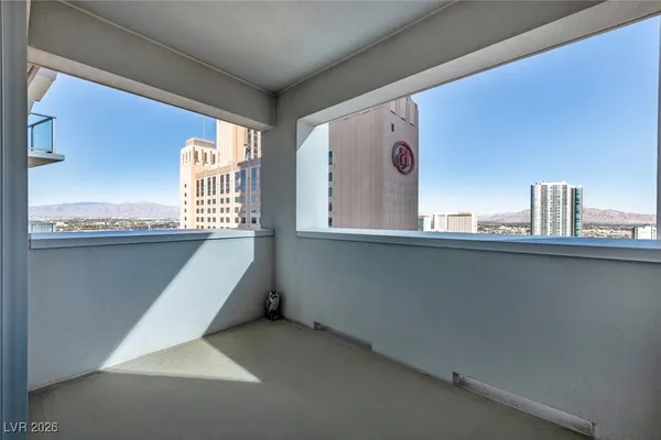 $2,450 | 2700 South Las Vegas Boulevard, Unit 1804, Las Vegas, NV 89109