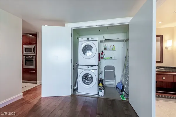 $2,450 | 2700 South Las Vegas Boulevard, Unit 1804, Las Vegas, NV 89109