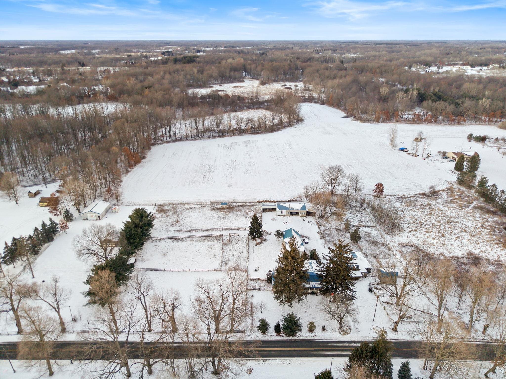 6446 West Beard Road Perry, MI 48872 - Photo 27 of 78 50197731-24bd2fa2-03df-4ea1-92bb-ed6b8e74384c.JPG