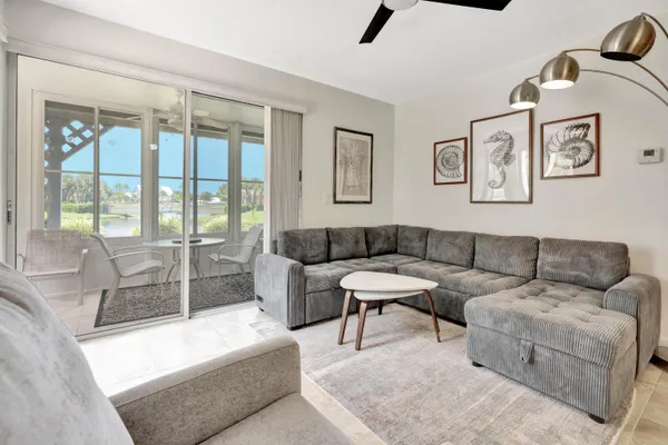 $8,000 | 353 Highway 1, Unit A4, Jupiter, FL 33477