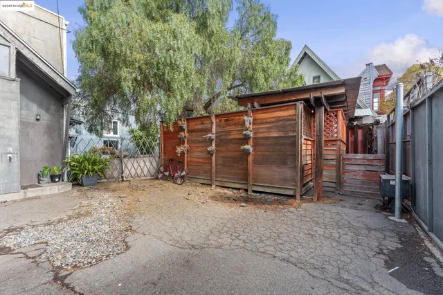 $1,700,000 | 1254 East 12th Street, Oakland, CA 94606