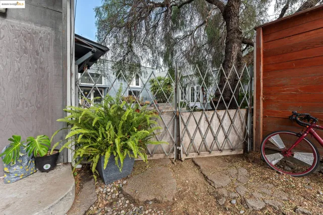 $1,700,000 | 1254 East 12th Street, Oakland, CA 94606