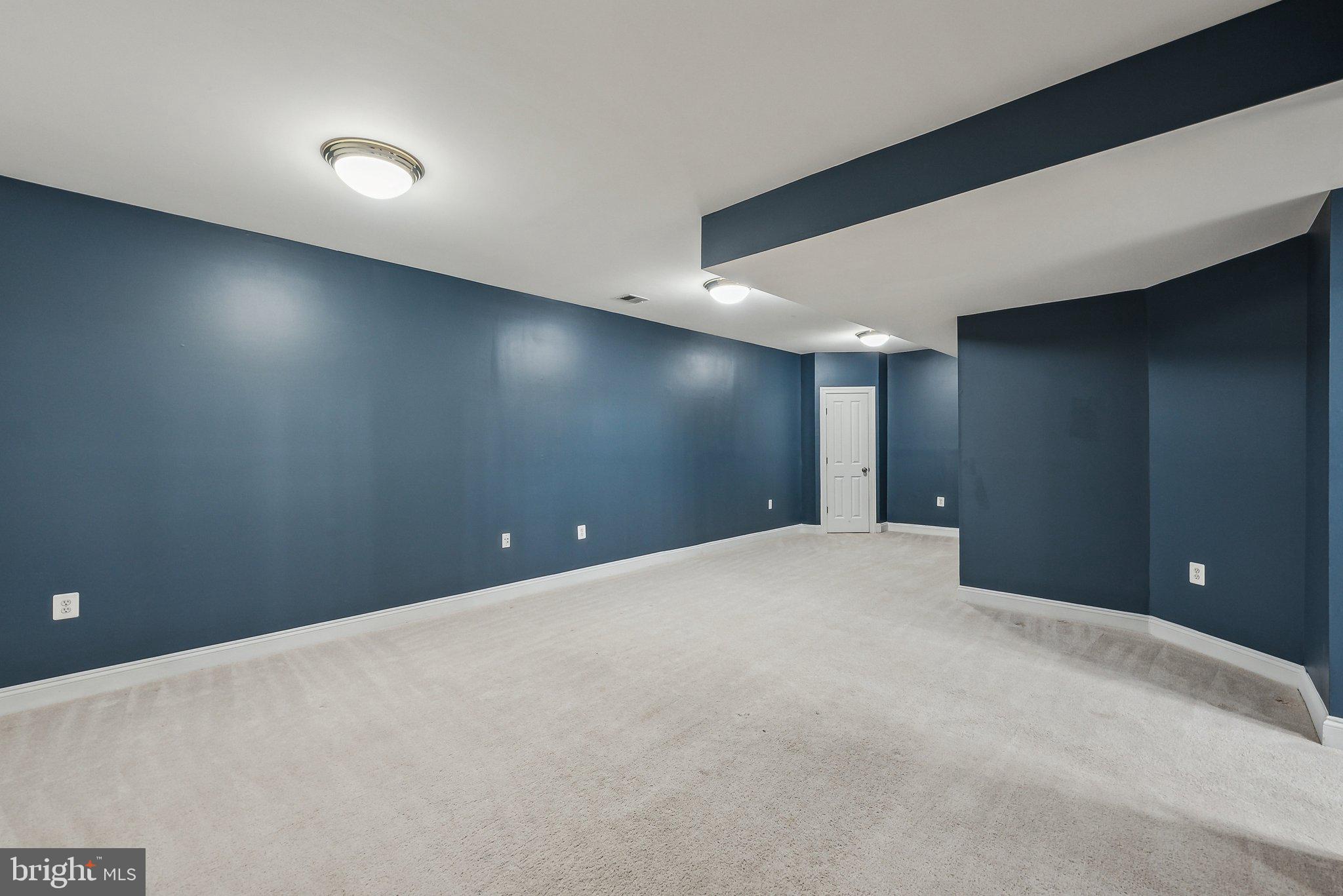 9782 Maple Trace Circle Fairfax, VA 22032 - Photo 31 of 42