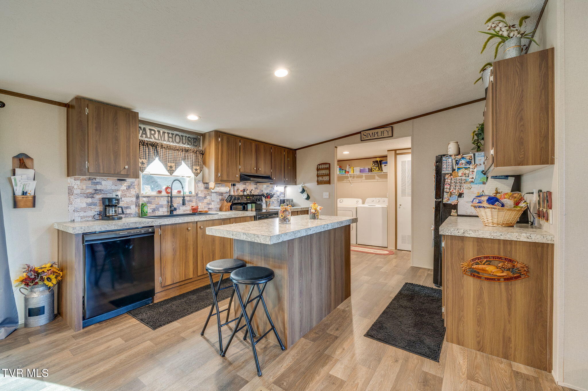 47 Wattenbarger Gap Road Greeneville, TN 37745 - Photo 11 of 36 008