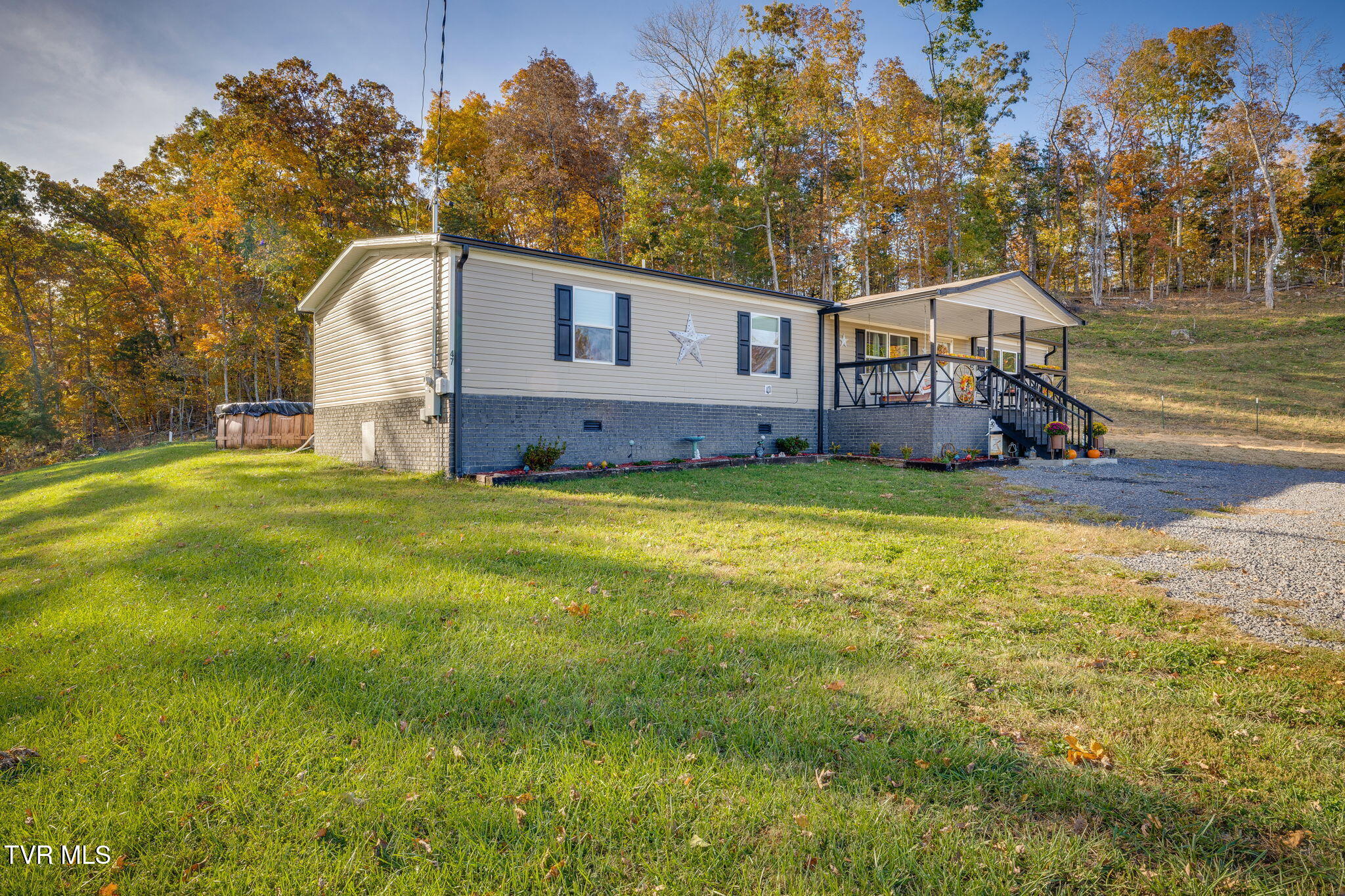 47 Wattenbarger Gap Road Greeneville, TN 37745 - Photo 7 of 36 003