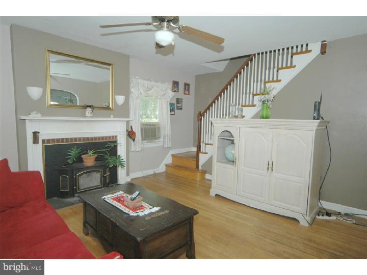 6326 Arlingham Road Flourtown, PA 19031 - Photo 8 of 19 Living Room