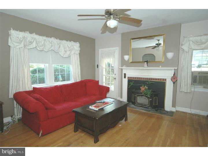 6326 Arlingham Road Flourtown, PA 19031 - Photo 9 of 19 Living Room