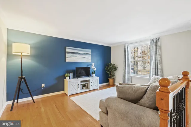 a bathroom with a toilet