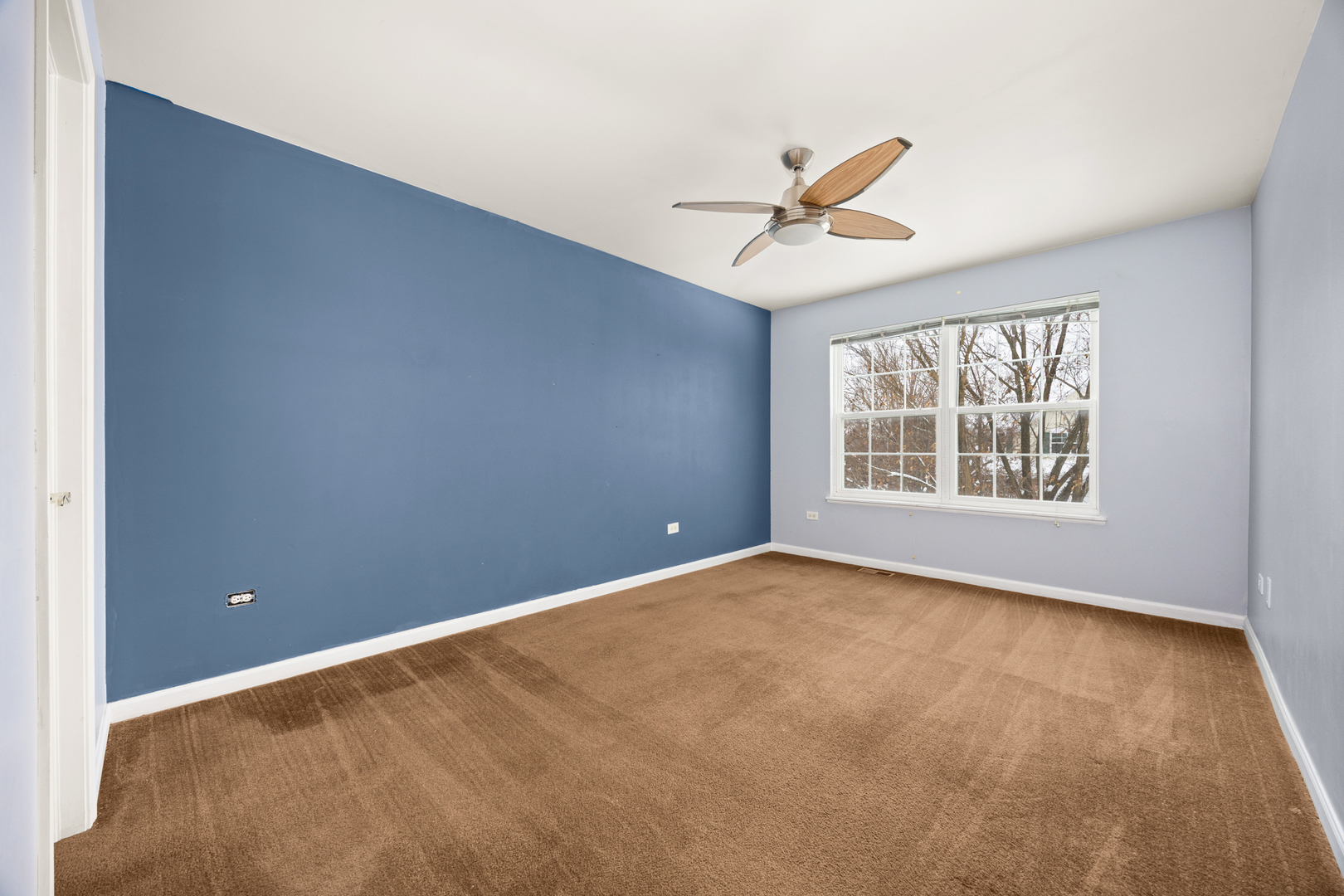 333 Claridge Circle Bolingbrook, IL 60440 - Photo 26 of 33 a view of an empty room with a window