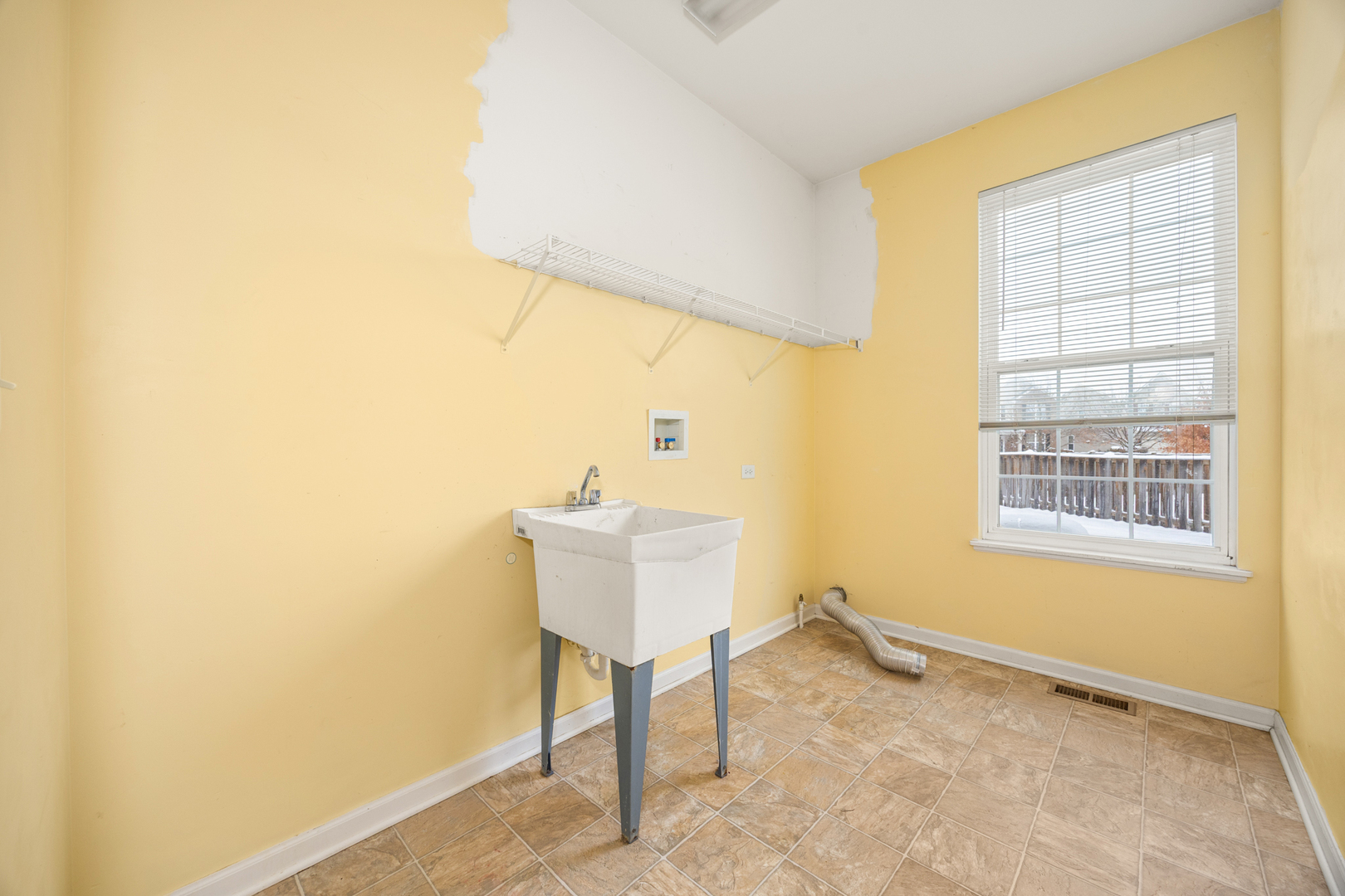 333 Claridge Circle Bolingbrook, IL 60440 - Photo 28 of 33 a view of a room with a window