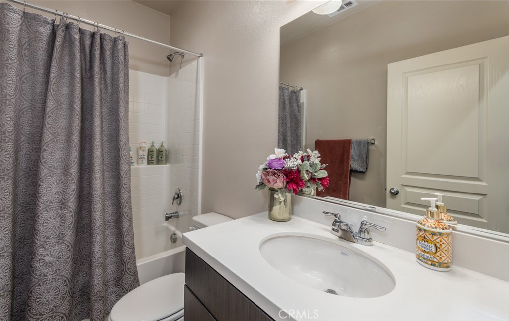 11474 Jacobsen Road Beaumont, CA 92223 - Photo 11 of 29 Bathroom 1