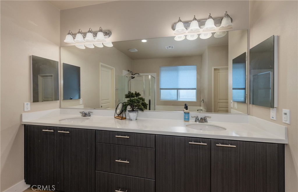 11474 Jacobsen Road Beaumont, CA 92223 - Photo 16 of 29 Primary Bath