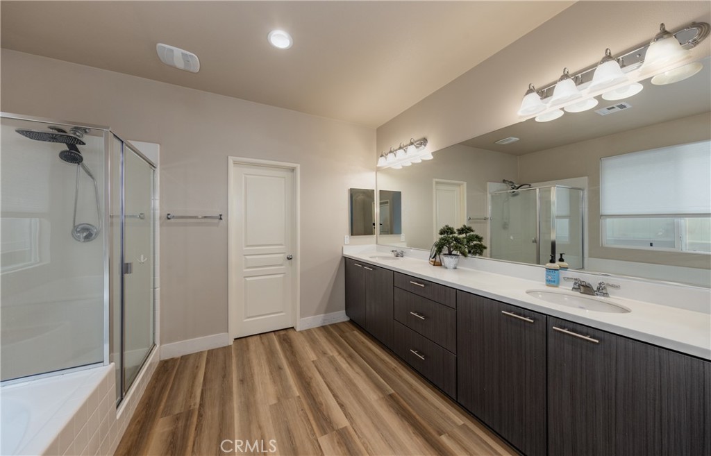 11474 Jacobsen Road Beaumont, CA 92223 - Photo 17 of 29 Primary Bath