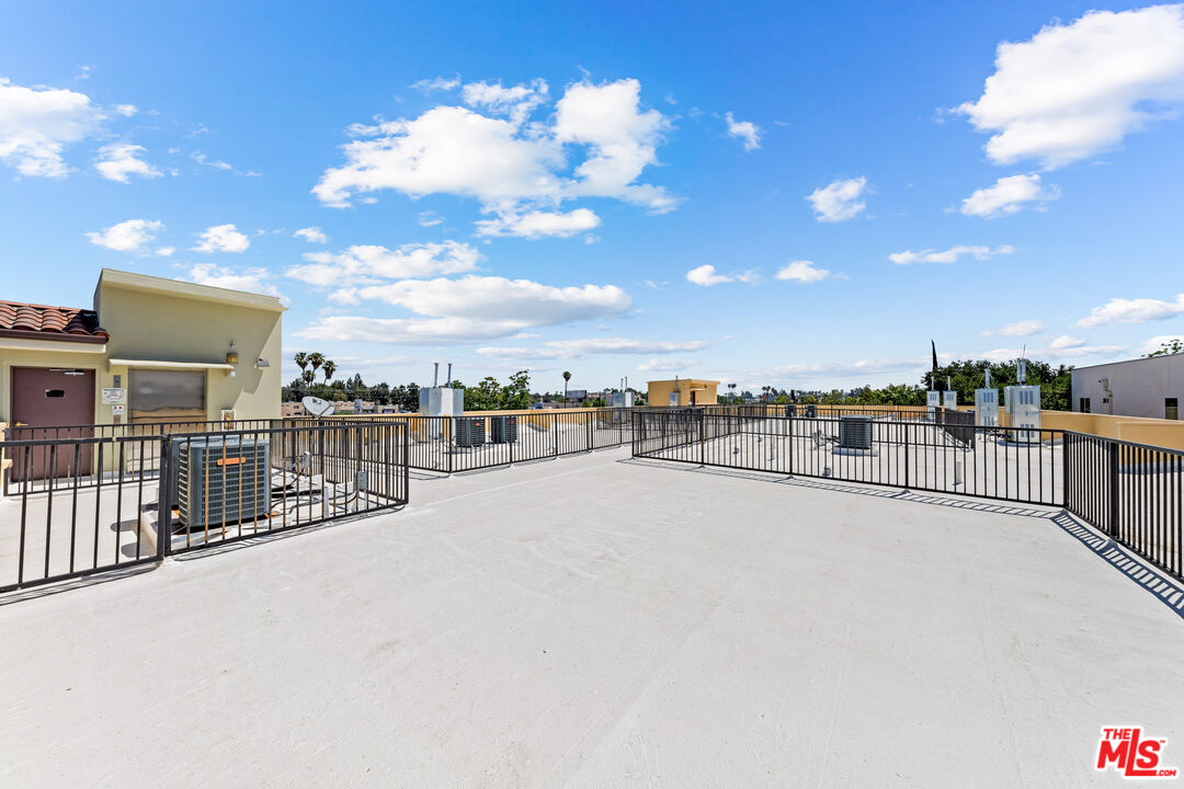 7122 Amigo Avenue Reseda, CA 91335 - Photo 11 of 16 a view of a terrace