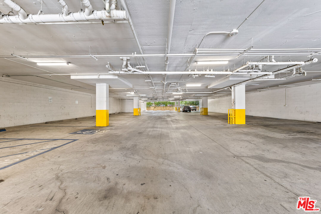 7122 Amigo Avenue Reseda, CA 91335 - Photo 12 of 16