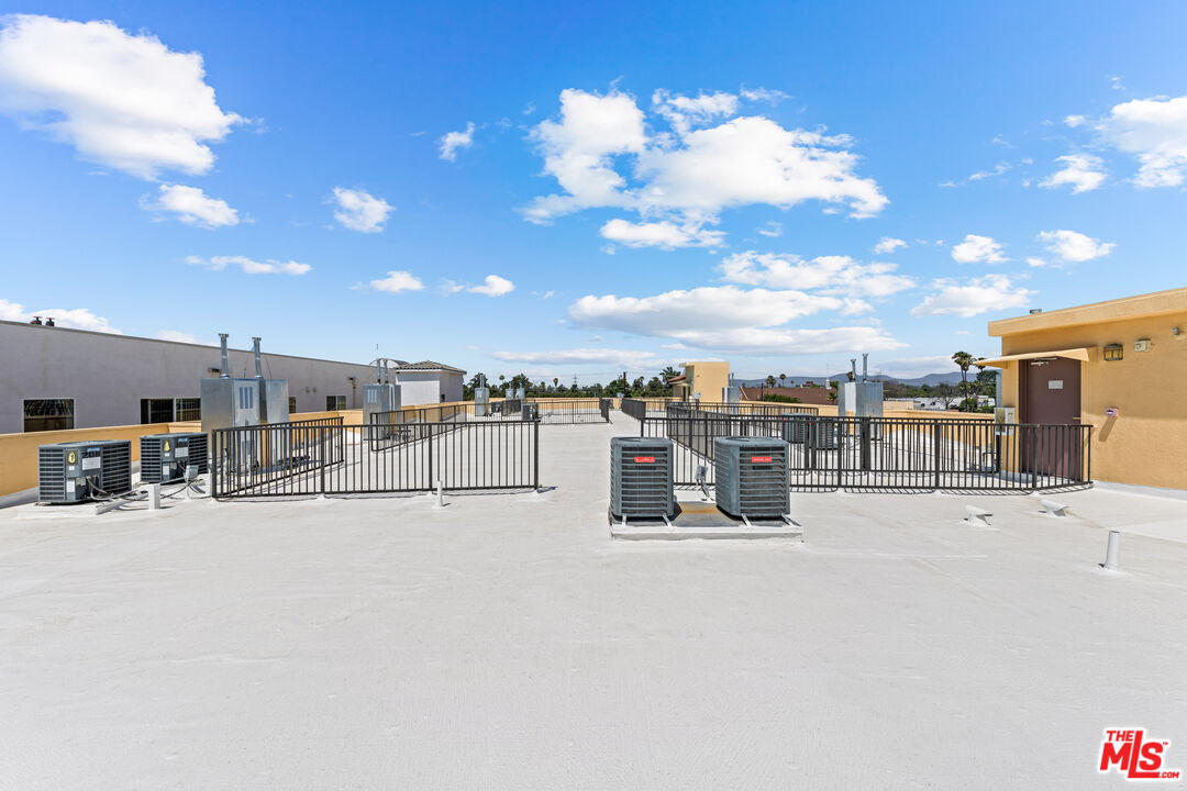 7122 Amigo Avenue Reseda, CA 91335 - Photo 10 of 16 a view of a terrace