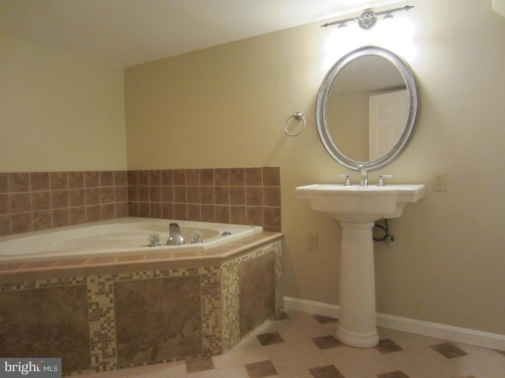 527 Pleasure Road Lancaster, PA 17601 - Photo 23 of 37 Gallery Image 23