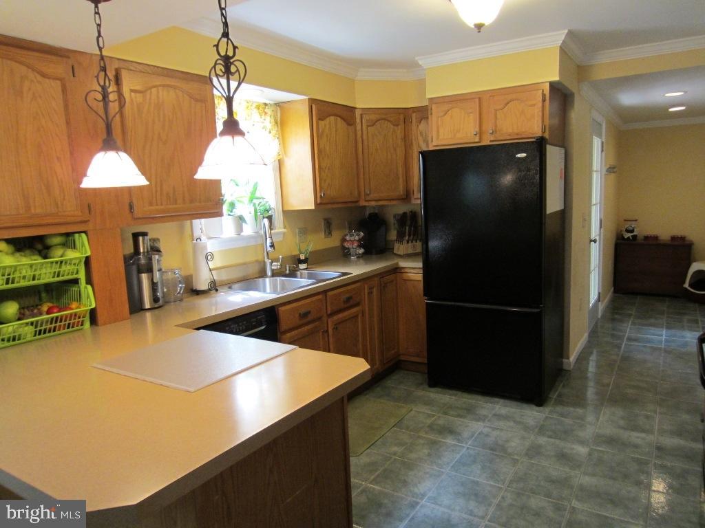 527 Pleasure Road Lancaster, PA 17601 - Photo 7 of 37 Gallery Image 7