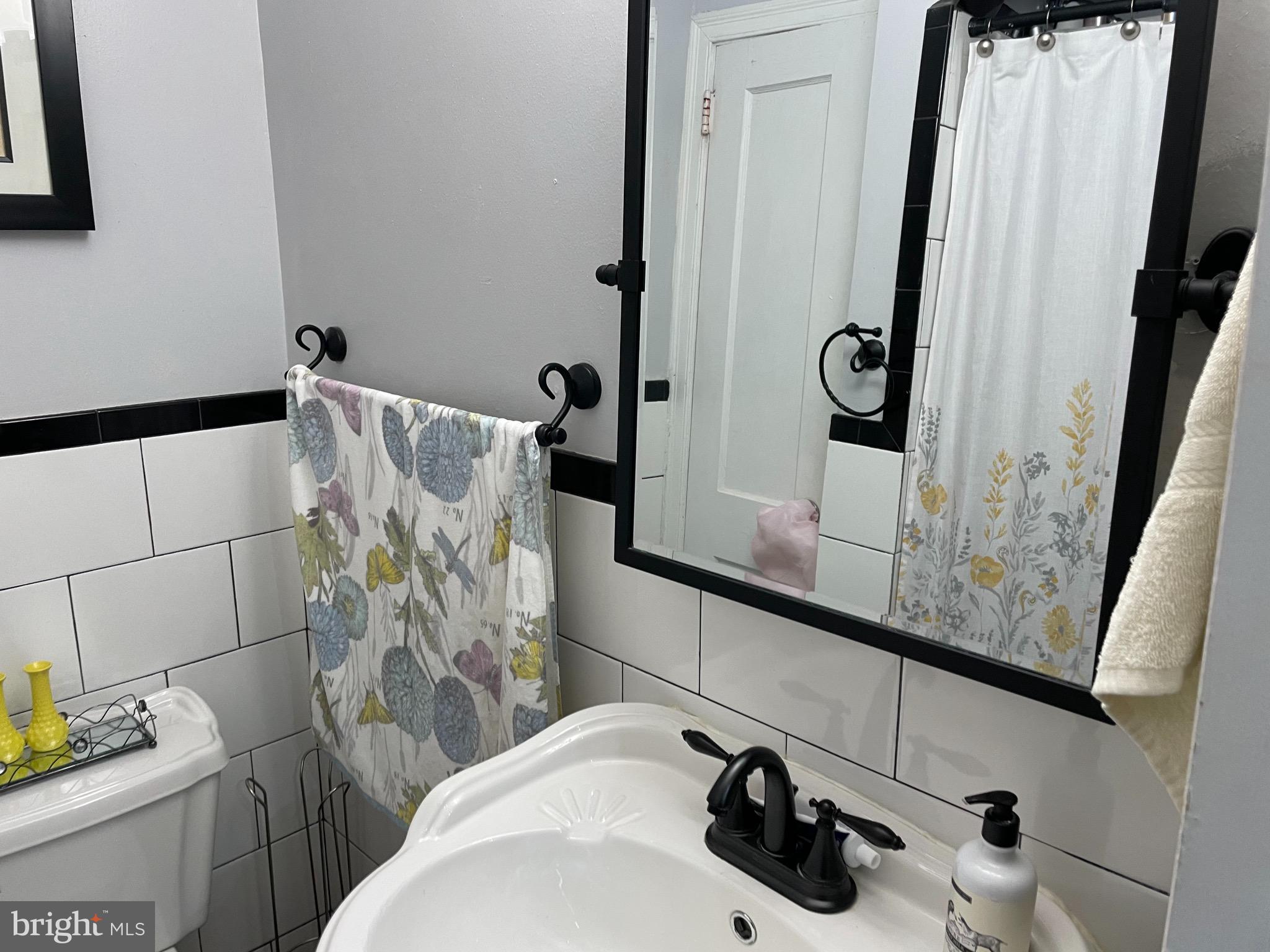 7303 Ryers Avenue Philadelphia, PA 19111 - Photo 14 of 26 Main Floor Full Bath