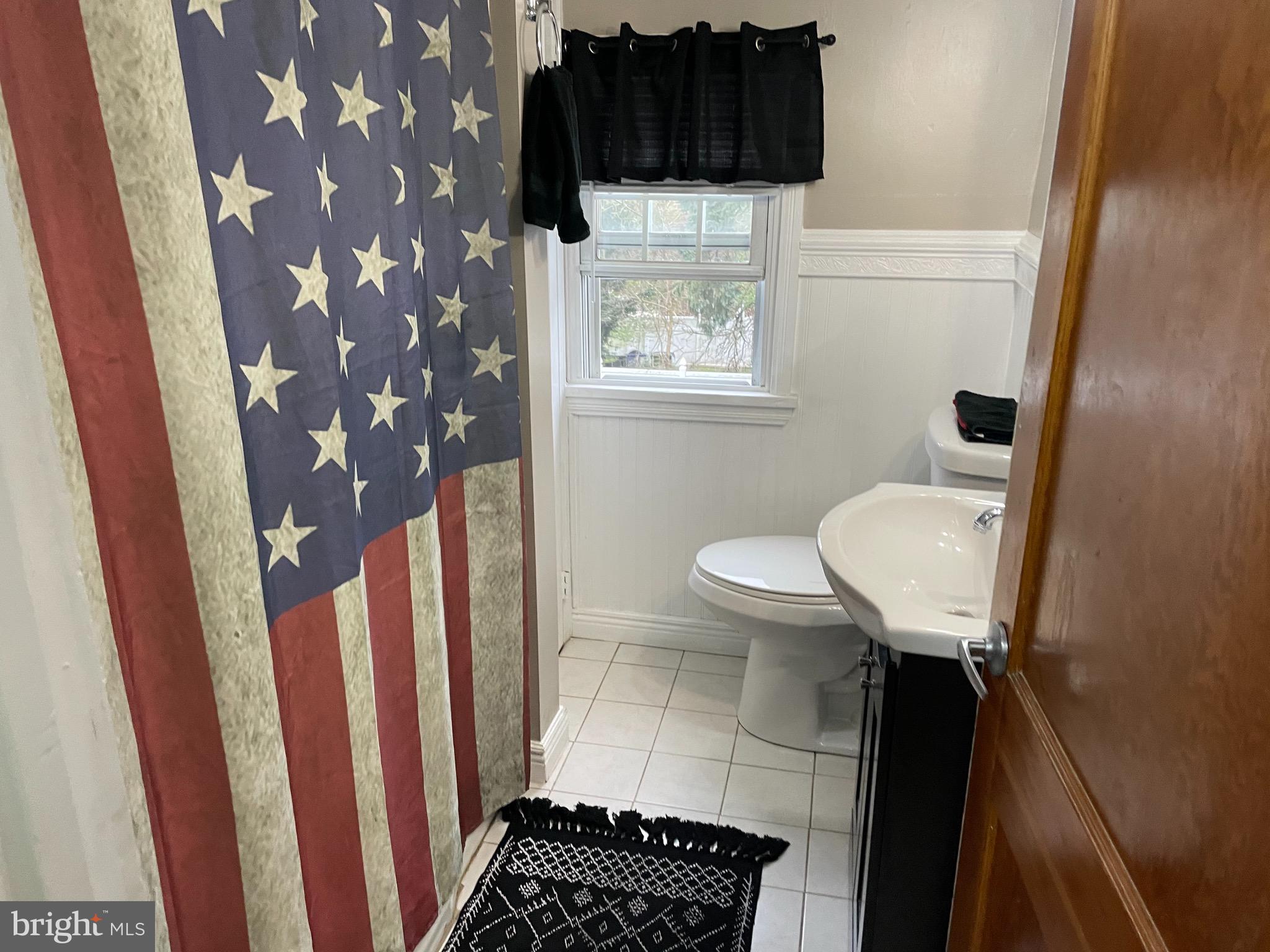 7303 Ryers Avenue Philadelphia, PA 19111 - Photo 18 of 26 Second Floor Full Bathroom