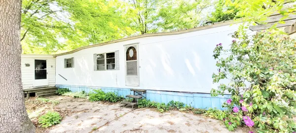 $140,000 | 5350 East Crystal Lake Road, Holton, MI 49425