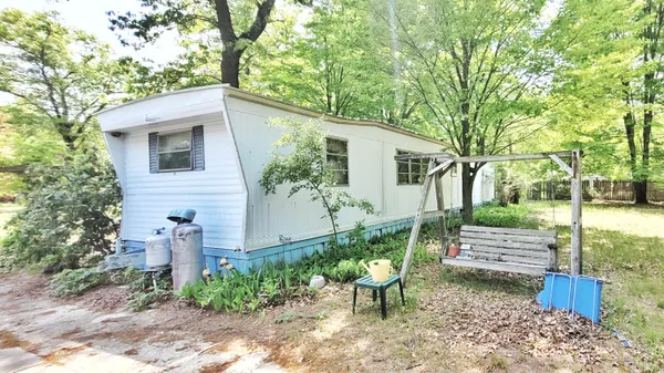 $140,000 | 5350 East Crystal Lake Road, Holton, MI 49425