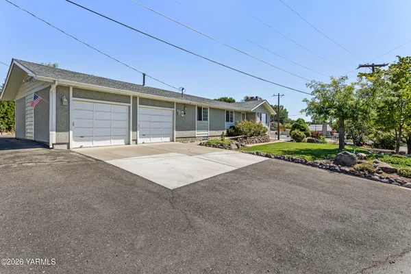 $450,000 | 4601 Hillcrest Drive, Yakima, WA 98901