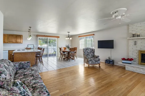 $450,000 | 4601 Hillcrest Drive, Yakima, WA 98901